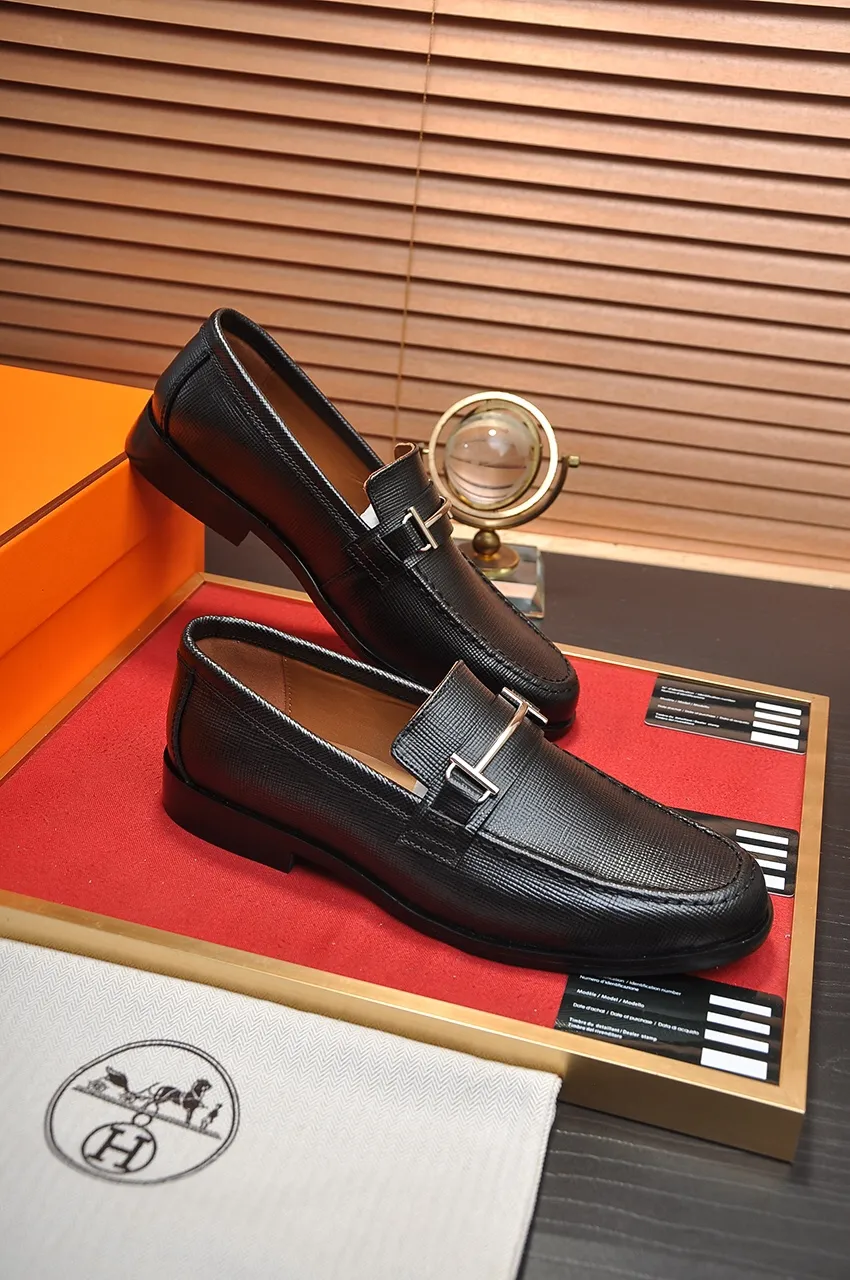 Men's shoes💰460💶[HERMES] (sheepskin lining)🍀Italian top luxury🍀He does not pursue novel styles and gorgeous colors, but attracts the favor of successful men with his flawless, elegant and classic style. Formal leather shoes This very comfortable, simple and stable style allows you to easily match any style! The pattern is absolutely 1:1 refined from the original case, and we strive for excellence in materials, imported cowhide + sheepskin lining💪💪💪extraordinary texture👍! .Black Brown Size: 38-45 (45 customized)